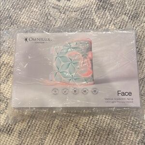 Omnilux Contour LED Light Therapy Device